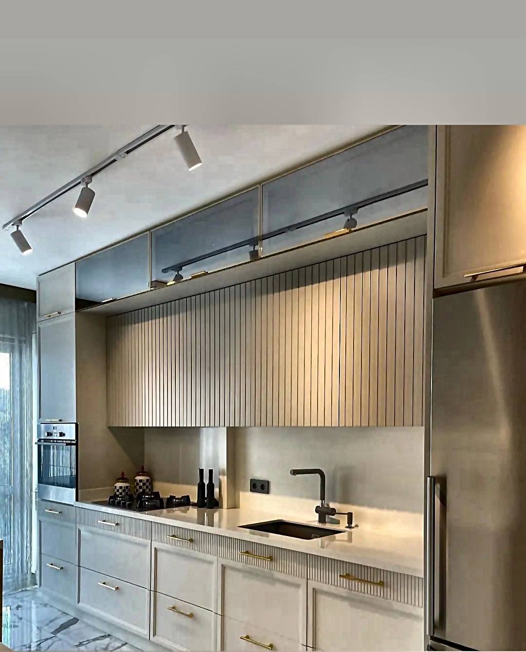 Interior photo 79