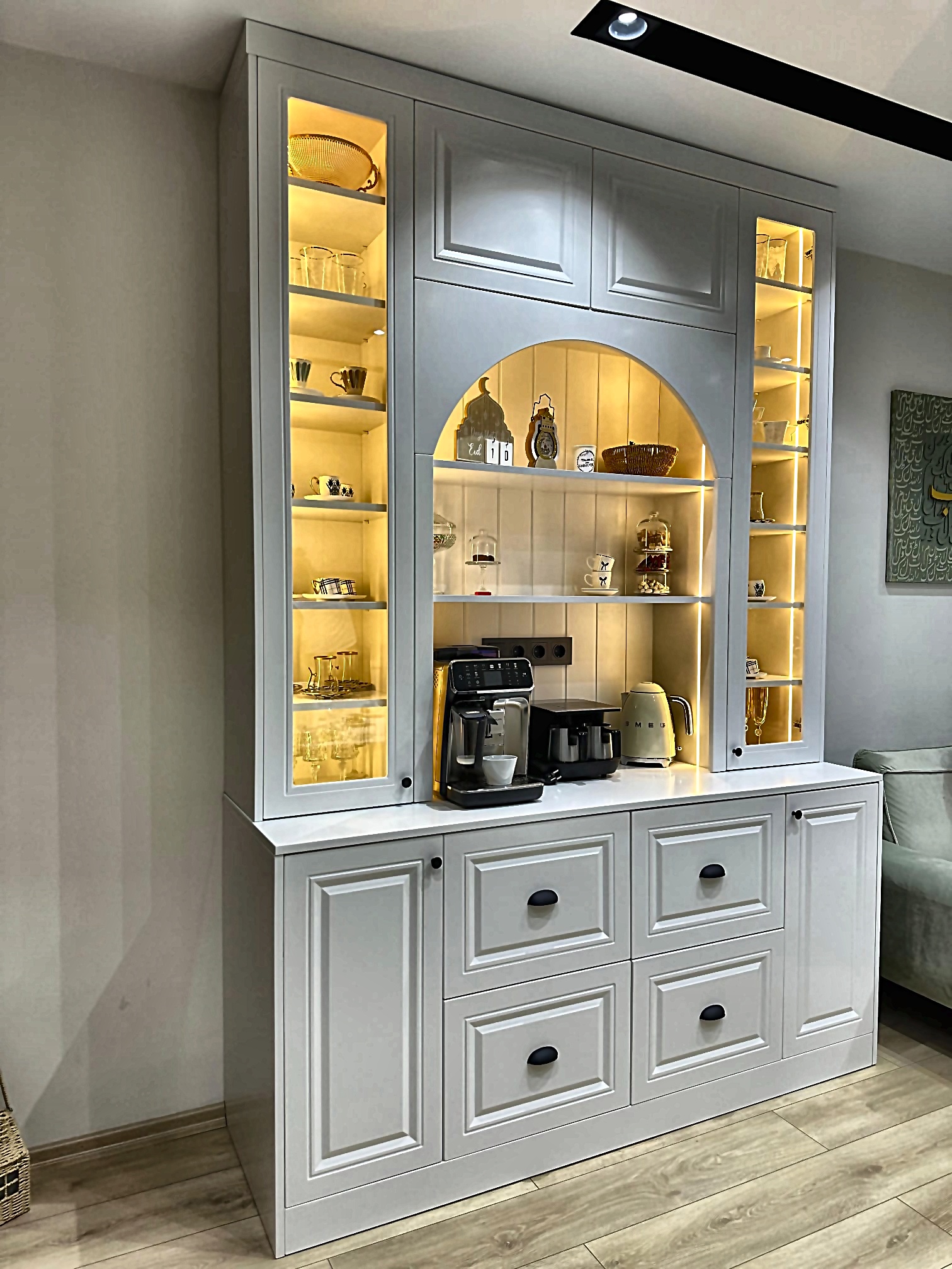 Interior photo 80