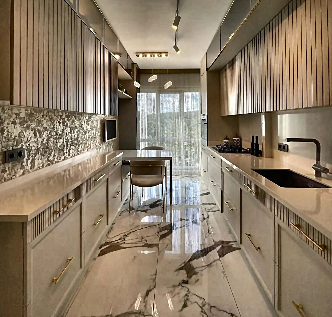 Interior photo 81